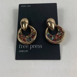 4/$25 NWT Free Press confetti crystal earrings